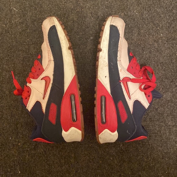 Nike Air Max Shoes - Picture 2 of 3